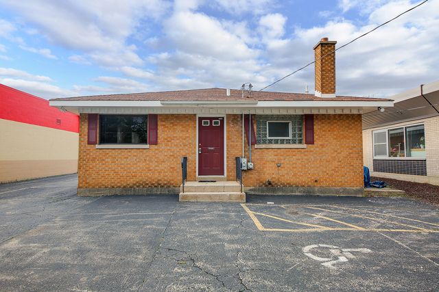 1502 State Rte 38, Wheaton, IL 60187